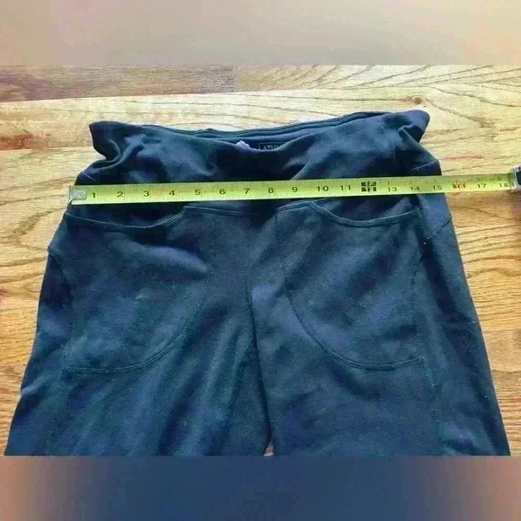 ATHLETA BALANCE WIDE CROP - BLACK  - SMALL - Picture 4 of 9